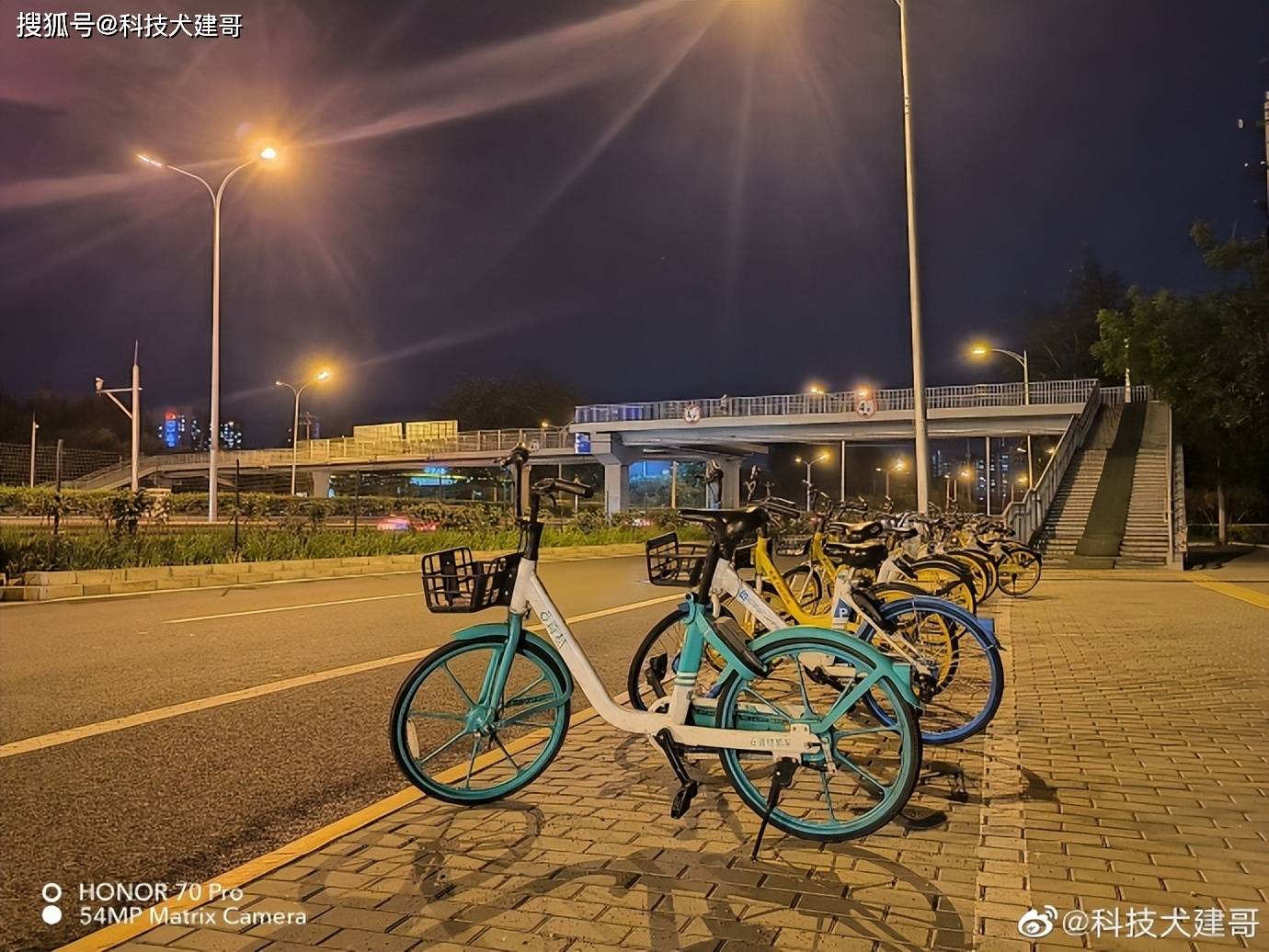 夜拍对比:荣耀70 Pro、荣耀Magic4 Pro、Find X3 Pro<strong></p>
<p>火币网pro</strong>,谁最强