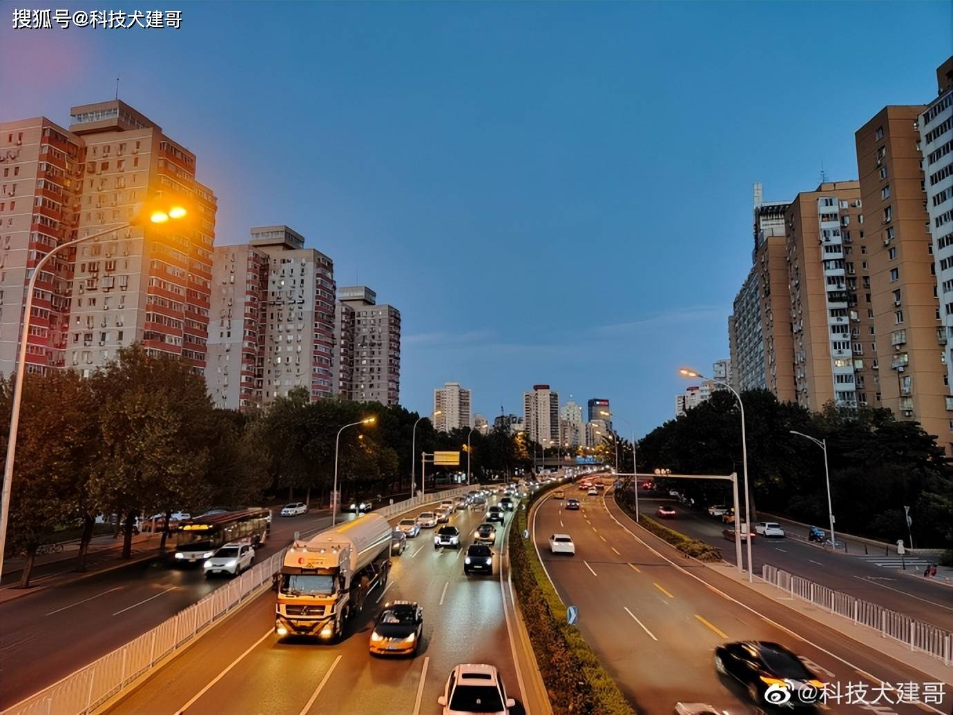 夜拍对比:荣耀70 Pro、荣耀Magic4 Pro、Find X3 Pro<strong></p>
<p>火币网pro</strong>,谁最强