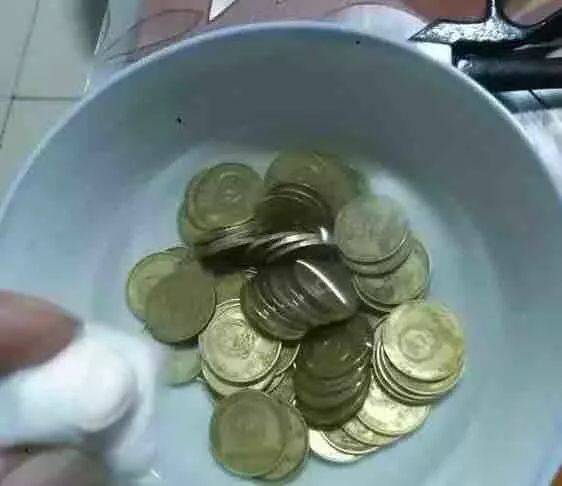 小心<strong></p>
<p>世纪币</strong>！你收藏的梅花套币可能是水洗币！