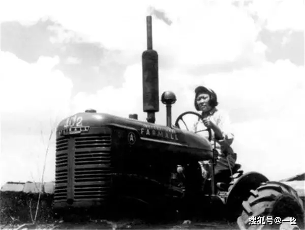 她因太优秀被印在一元人民币上<strong></p>
<p>币岁</strong>，11岁嫁表哥，高寿90，您认识吗？