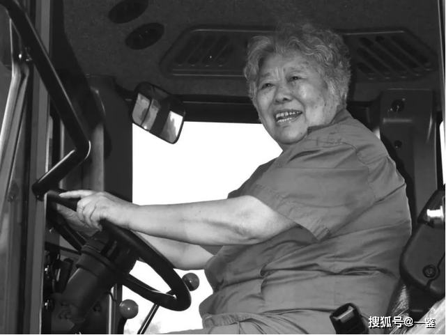 她因太优秀被印在一元人民币上<strong></p>
<p>币岁</strong>，11岁嫁表哥，高寿90，您认识吗？