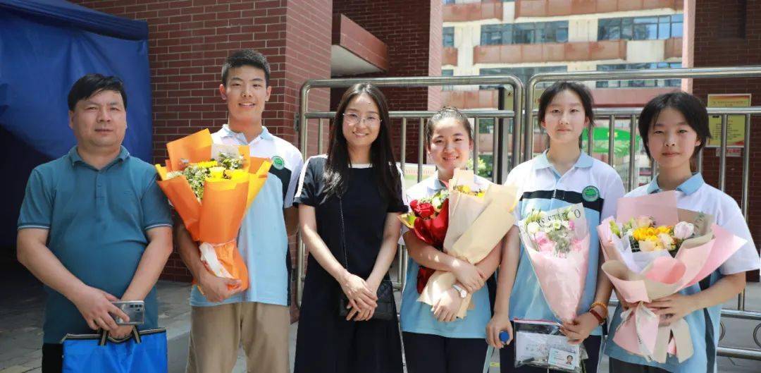 ​给给给给给给给力!