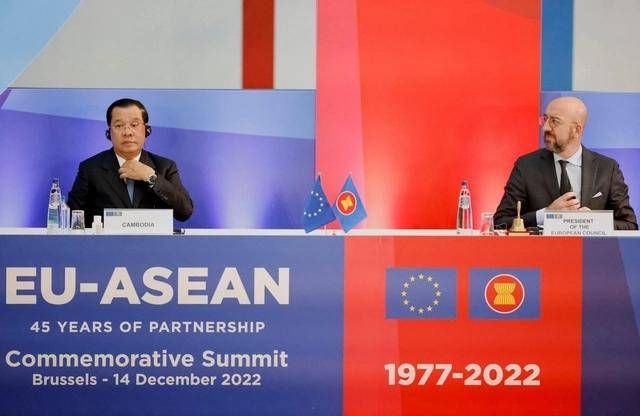 美国拱火中国灭火<strong></p>
<p>火币中国</strong>，谁更胜一筹？中立国家的选择，已决定两国输赢