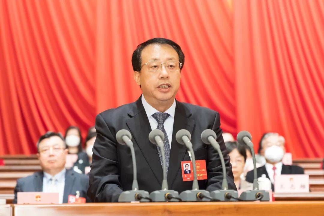 龚正：踏上了新的征程<strong></p>
<p>美股映射</strong>，唯有矢志不渝、笃行不怠，方能不负重任、不辱使命！