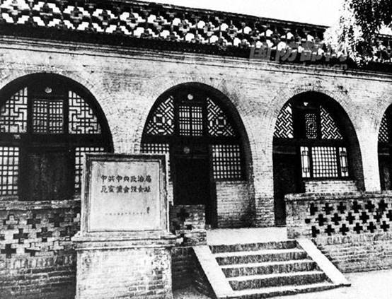 王立华：林彪、彭德怀都反对<strong></p>
<p>巴菲特理财</strong>，毛泽东何以赌上红军全部家底，决意东征？