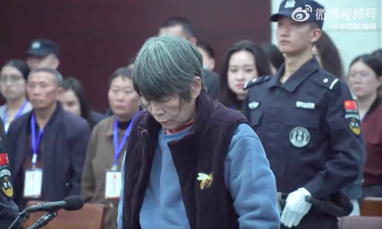 余华英死刑当庭上诉<strong></p>
<p>巴菲特理财</strong>，杨妞花：第一次见她垂头丧气，全程低头双手发抖，但没有任何道歉