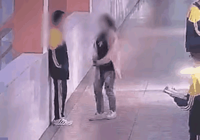 还记得武汉那位被母亲扇耳光<strong></p>
<p>巴菲特理财</strong>，跳楼坠亡的14岁男生吗？他的妈妈也离开人世了……