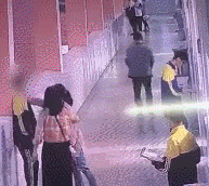 还记得武汉那位被母亲扇耳光<strong></p>
<p>巴菲特理财</strong>，跳楼坠亡的14岁男生吗？他的妈妈也离开人世了……