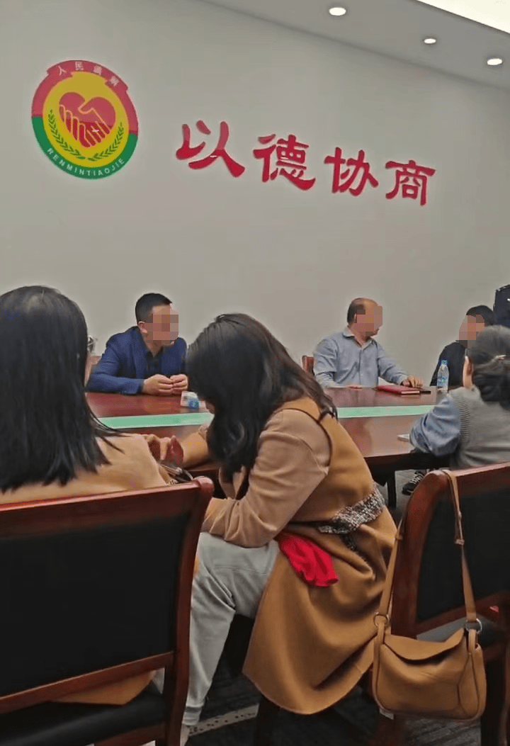 苏州知名艺术培训机构宣布破产<strong></p>
<p>p2p理财排行榜</strong>，老板下跪称“绝不跑路”，事发前安排活动消耗课时费