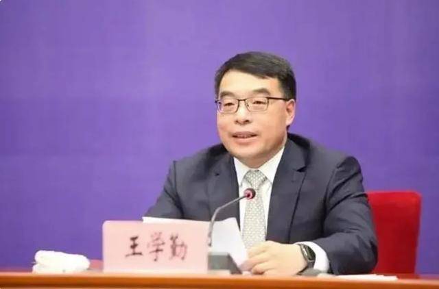 卸任市委书记3天后<strong></p>
<p>理财收益怎么计算</strong>，55岁的他任省政府党组成员！