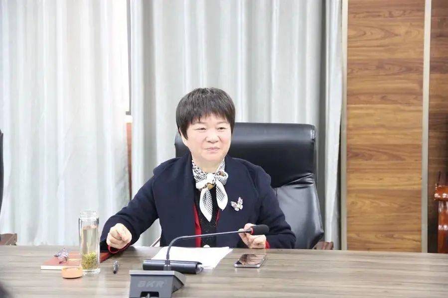 河南一原副厅级女干部被开除党籍<strong></p>
<p>君融理财</strong>！卸任不到两个月就被查