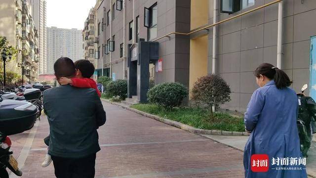 雇主突然失联<strong></p>
<p>君融理财</strong>,月嫂带女婴回家抚养三年 女儿埋怨“待外人更好”