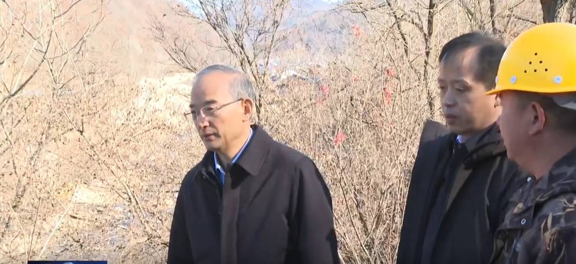 调研途中<strong></p>
<p>有盈理财</strong>，吉林省委书记多次随机停车察看水毁工程施工情况