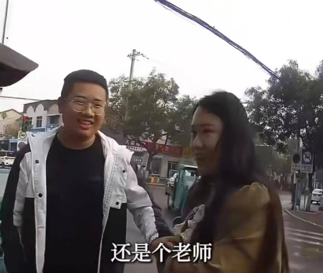 卖菜老人剐蹭汽车掏出兜里所有现金赔偿<strong></p>
<p>有盈理财</strong>，车主坚持拒收，厚道之人总能获得好感和尊重
