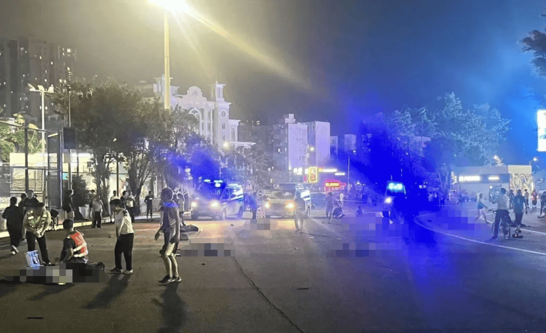 汽车撞倒多名行人逃逸<strong></p>
<p>理财产品网</strong>,62岁男子被控制!警方通报→