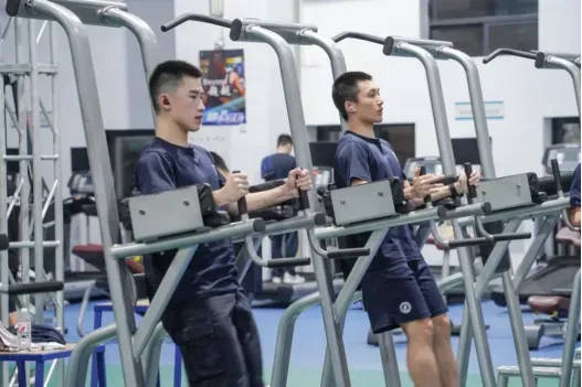 “八块腹肌和胸肌我都看习惯了”<strong></p>
<p>理财产品网</strong>！浙江这所高校的健身房太火爆