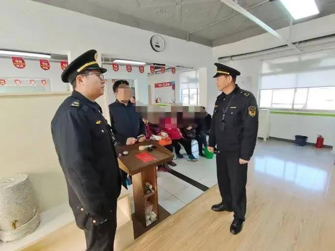 上海这些餐厅被曝光<strong></p>
<p>p2p理财雷</strong>，居然在食物里加亚硝酸盐，坑骗老人的“神药神器”被端