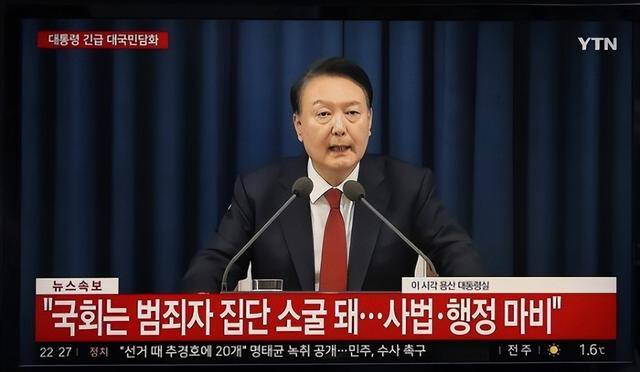 执政党捏着鼻子要“保尹”<strong></p>
<p>钱贷理财</strong>，尹锡悦的总统宝座，将由8个人决定