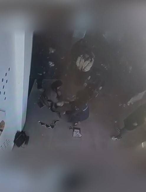 河南一大学老师心脏骤停晕倒<strong></p>
<p>固定收益理财产品</strong>，女学生按压施救：我也很害怕，看到老师好转激动手抖