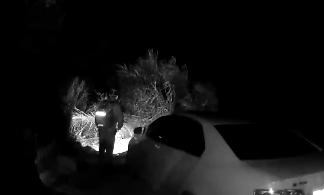 警服做的担架？网友直呼：安全又温暖<strong></p>
<p>理财通理财怎么样</strong>！