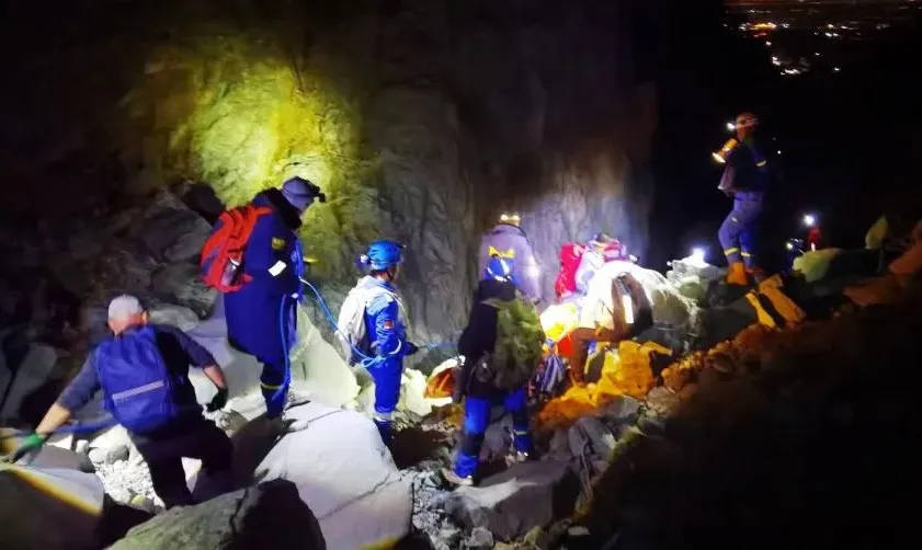 北京一男子带娃登山意外身亡<strong></p>
<p>白领理财</strong>！8岁孩子：以为爸爸只是睡着了