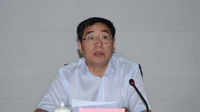 甘肃退休副省长被开除党籍<strong></p>
<p>白领理财</strong>，任上搞政治攀附，时任省长也落马