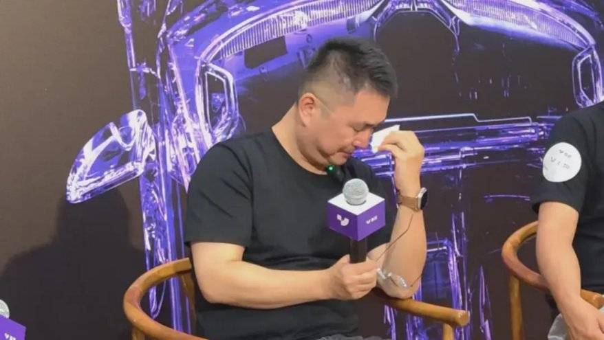 都是裁员<strong></p>
<p>白领理财</strong>，极越CEO夏一平被围堵，为何丁磊却能“体面”离场？