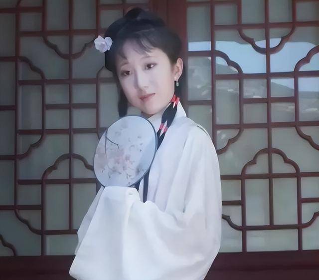 17岁少女神似林黛玉<strong></p>
<p>白领理财</strong>，艺考惊艳评委，网友惊呼：陈晓旭重生！
