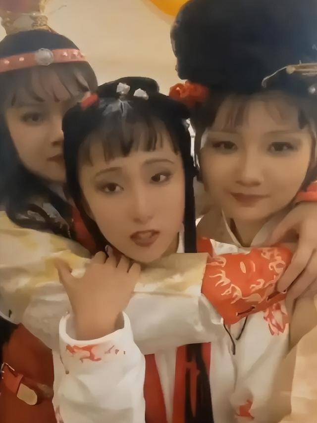 17岁少女神似林黛玉<strong></p>
<p>白领理财</strong>，艺考惊艳评委，网友惊呼：陈晓旭重生！