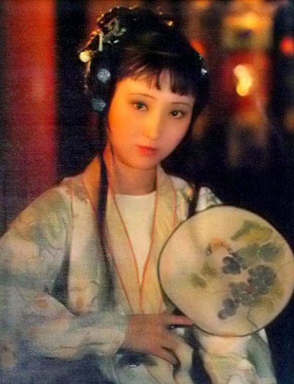 17岁少女神似林黛玉<strong></p>
<p>白领理财</strong>，艺考惊艳评委，网友惊呼：陈晓旭重生！