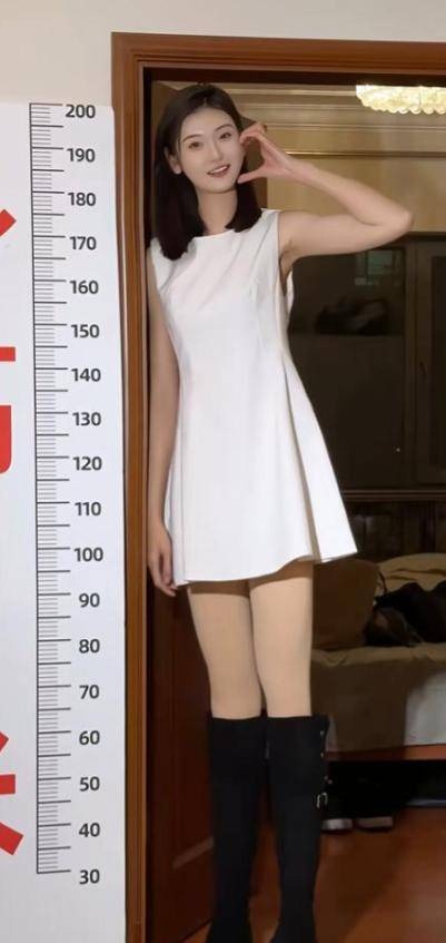 女孩身高2米26貌美如花<strong></p>
<p>银行投资理财</strong>，妈妈天天发愁：白长这么漂亮，没人敢追