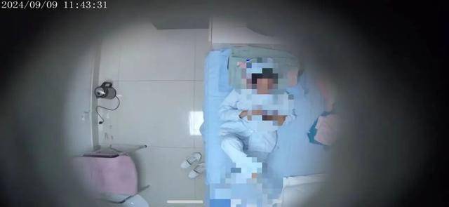 河南一医院乳腺治疗室旁更衣室发现针孔摄像头<strong></p>
<p>理财 翻译</strong>，“24小时录像”