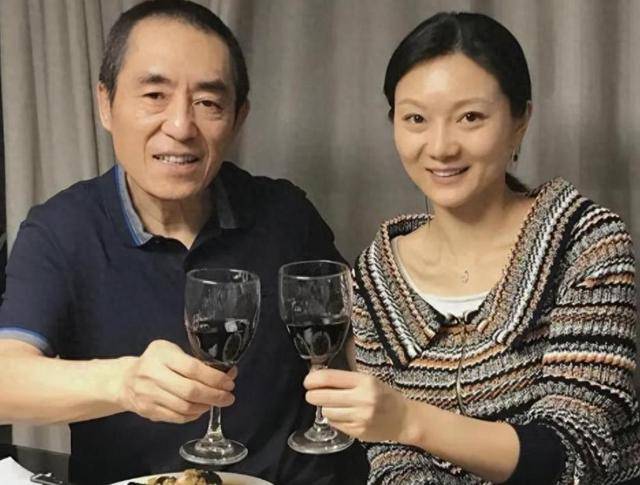 陈婷现实长什么样？路人镜头才是“照妖镜”<strong></p>
<p>理财小程序</strong>，突然理解张艺谋了