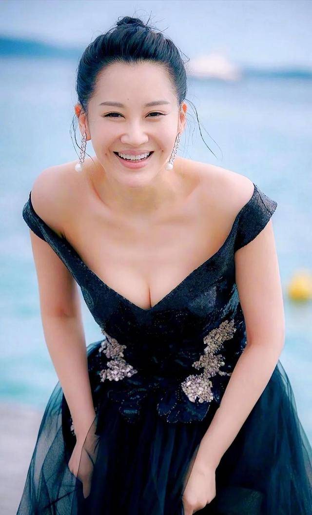 事实证明<strong></p>
<p>余额宝投资理财</strong>，55岁“无人敢娶”的许晴，才是真正的人间清醒！