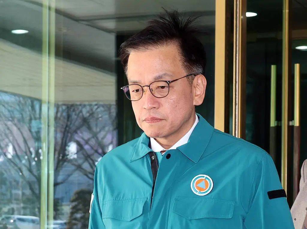 最新消息：黑匣子部分受损！179人遇难<strong></p>
<p>理财的内容</strong>，有人一家9口都在机上，济州航空CEO鞠躬道歉！航司：事发前已投保10亿美元责任保险赔偿