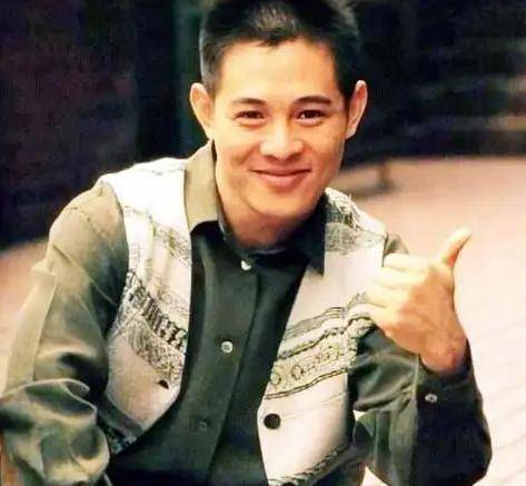 李连杰:后事一切从简<strong></p>
<p>个人理财方案</strong>，不用立碑也不用办丧事，树葬海葬都可以