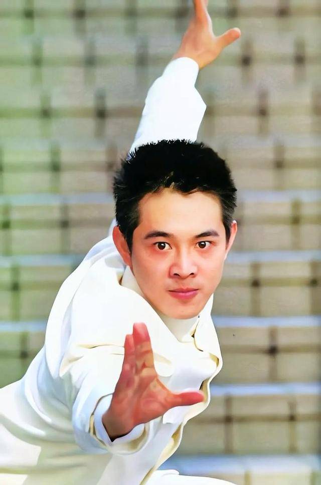 李连杰:后事一切从简<strong></p>
<p>个人理财方案</strong>，不用立碑也不用办丧事，树葬海葬都可以