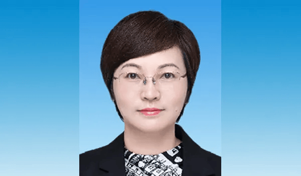 谭萍<strong></p>
<p>余额宝微信理财通</strong>，已任广东省妇联党组书记！毕业后从宾馆前台接待员做起，曾在机场工作20多年