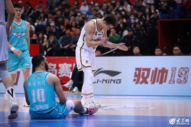 热血沸腾！青岛男篮最后三分钟14-0绝地翻盘<strong></p>
<p>理财最高</strong>，队史首次单赛季双杀辽宁