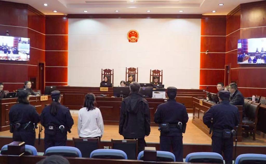 云南披露一起医疗腐败案:两人围标并中标10个设备采购项目