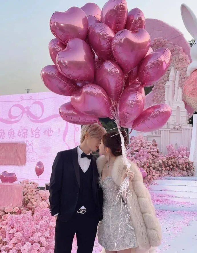 热搜第一<strong></p>
<p>江苏理财</strong>！鹿哈在湖南向女友求婚成功