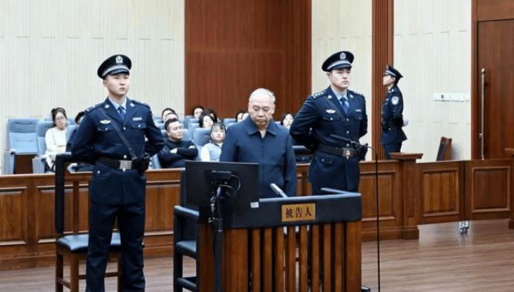 又一“烟草虎”<strong></p>
<p>江苏理财</strong>！国家烟草专卖局原副局长张天峰被查 系今年首个落马中管干部