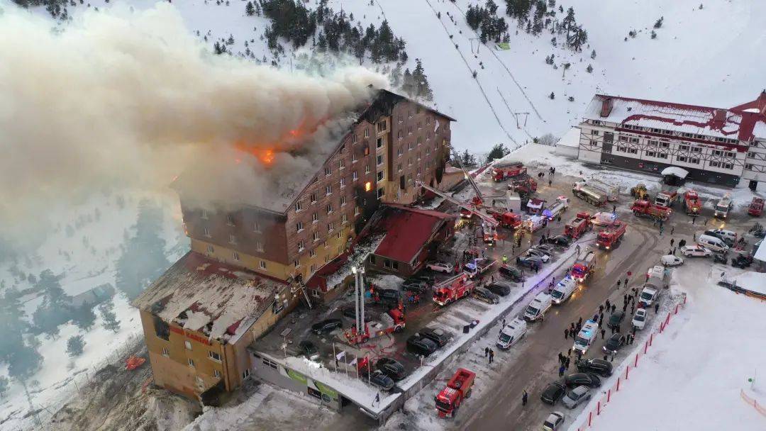 酒店火灾致76人死亡<strong></p>
<p>投资理财怎样</strong>！9名嫌疑人被拘留！最新5大细节披露→