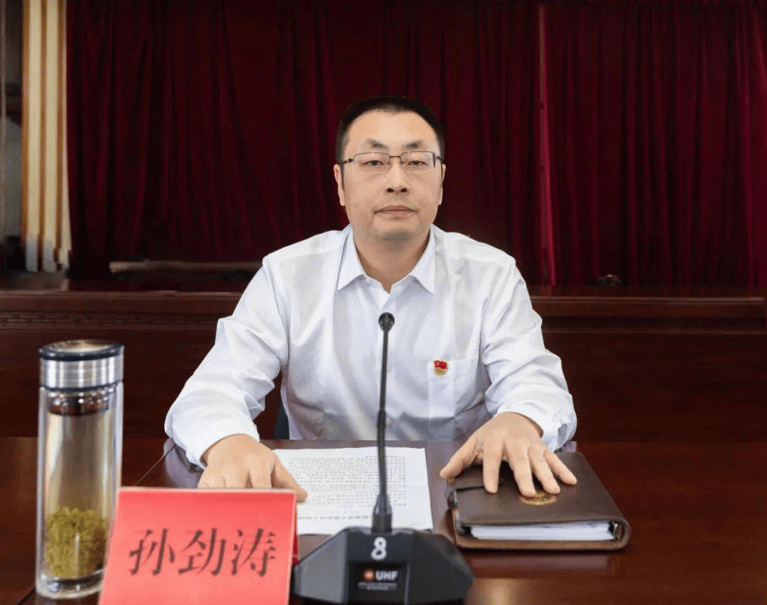 两任县委书记<strong></p>
<p>投资理财怎样</strong>，同日被处理