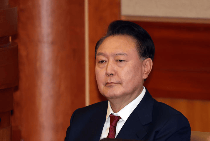 尹锡悦被爆患有致盲率前三眼病黄斑变性<strong></p>
<p>哪个理财靠谱</strong>，宣布戒严令前曾在医院接受诊疗