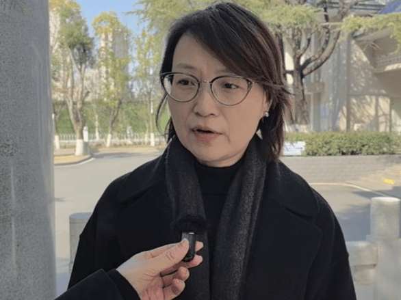 母校师生回忆与黄旭华学长相处点滴：<strong></p>
<p>理财入门书</strong>他办公桌上的笔筒是校庆喜饼包装改制的