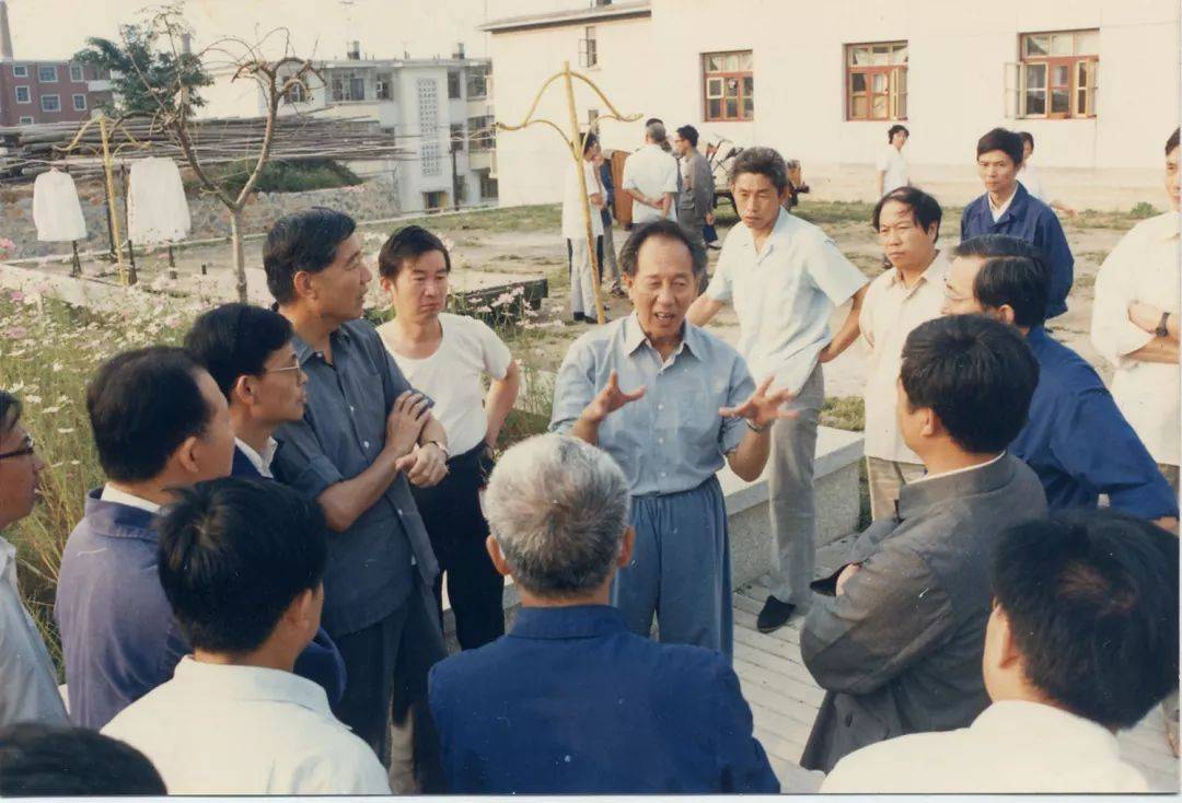 今天<strong></p>
<p>理财入门书</strong>，送别黄旭华院士！