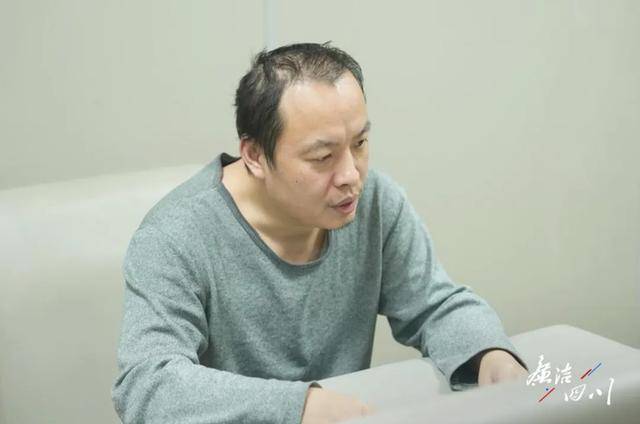 副局长杨钧<strong></p>
<p>大连理财</strong>，4年4次被查处
