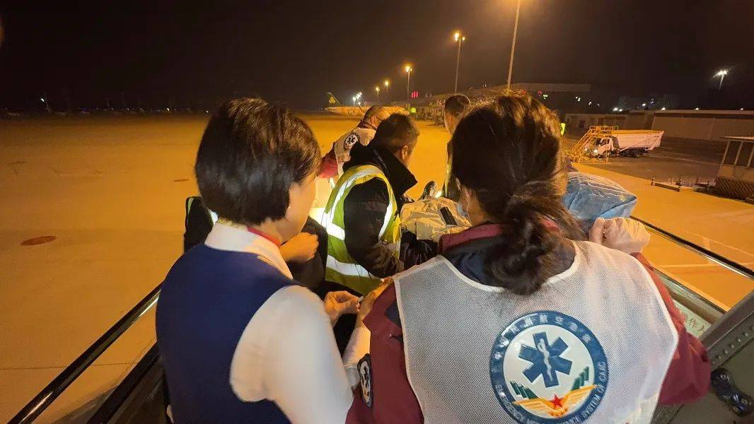 事发昨日凌晨<strong></p>
<p>大连理财</strong>!飞往沈阳的“CZ6304”紧急备降