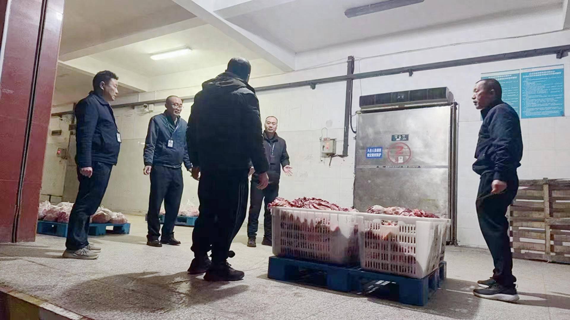 给活牛插管注水每头增重80斤！四川荣县警方破获一起售卖注水牛肉案<strong></p>
<p>理财产品公司</strong>，5人被抓
